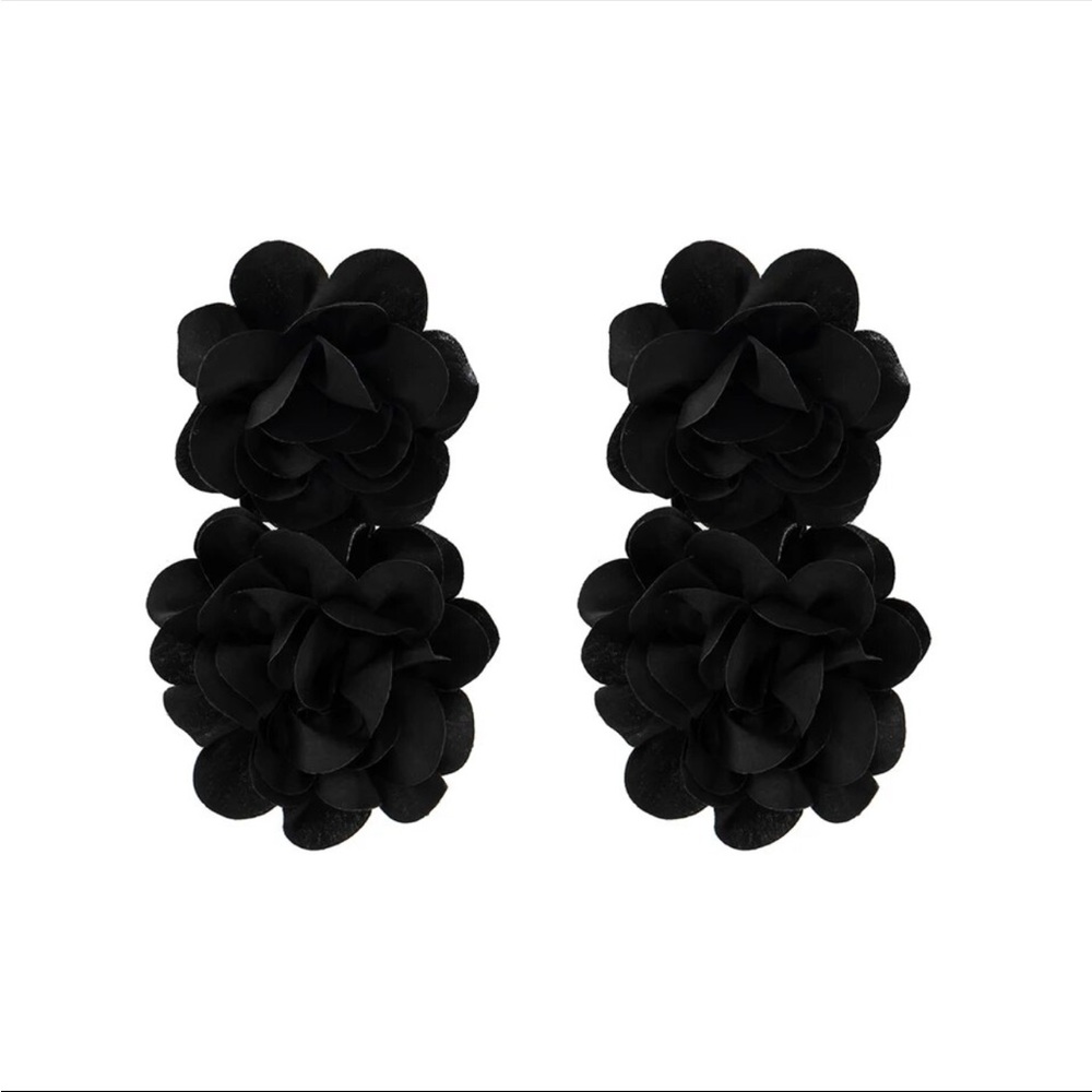ZARA ANTHROPOLOGY Black Rose Earrings Sold out everywhere